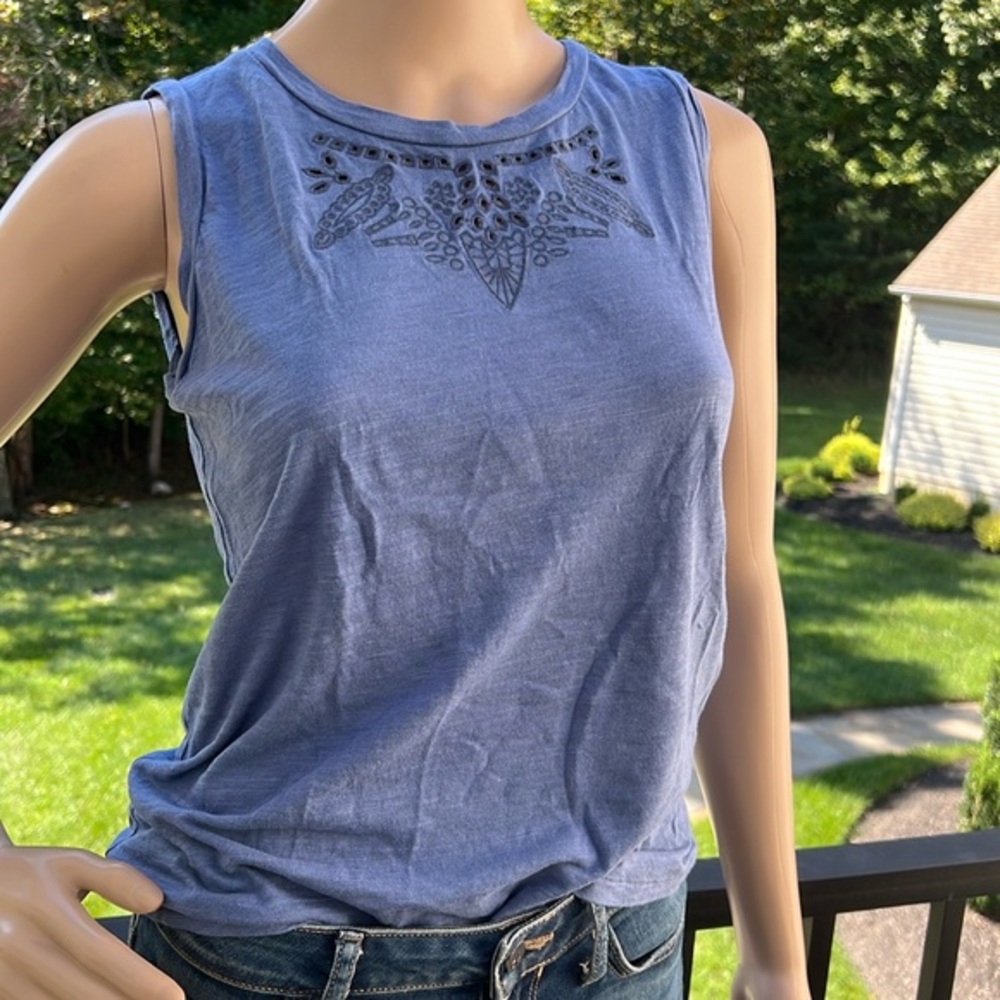 Banana republic, vibrant blue sleeveless, embroider, detail, T-shirt SZ XS